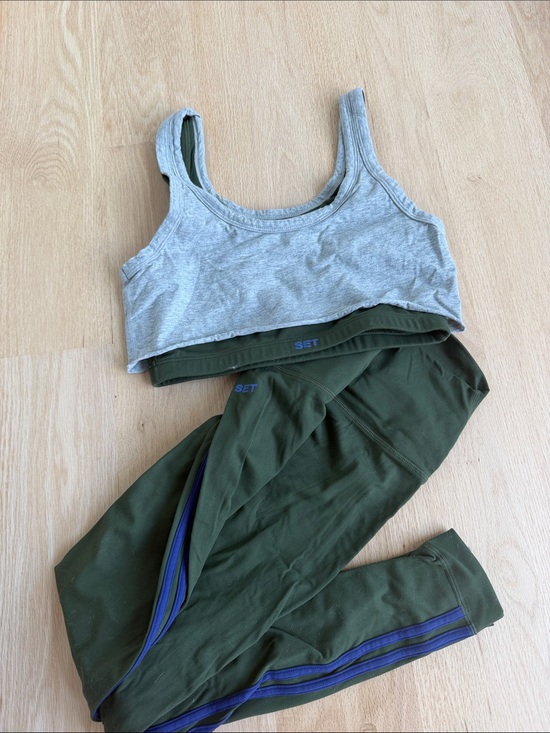 SET Active Pants - Set Active Gray Sports Bra and Olive Green Leggings Set